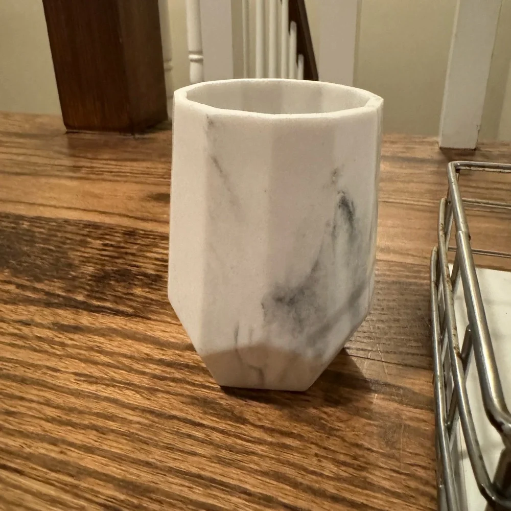 Grey & White Marble Bathroom cup and holder tray